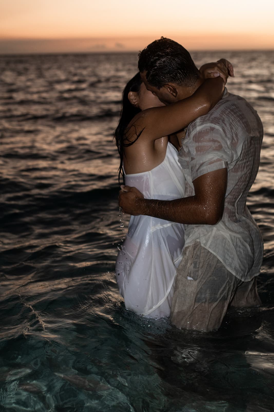 Intimate Hawaii couples photography for private and personalized family sessions