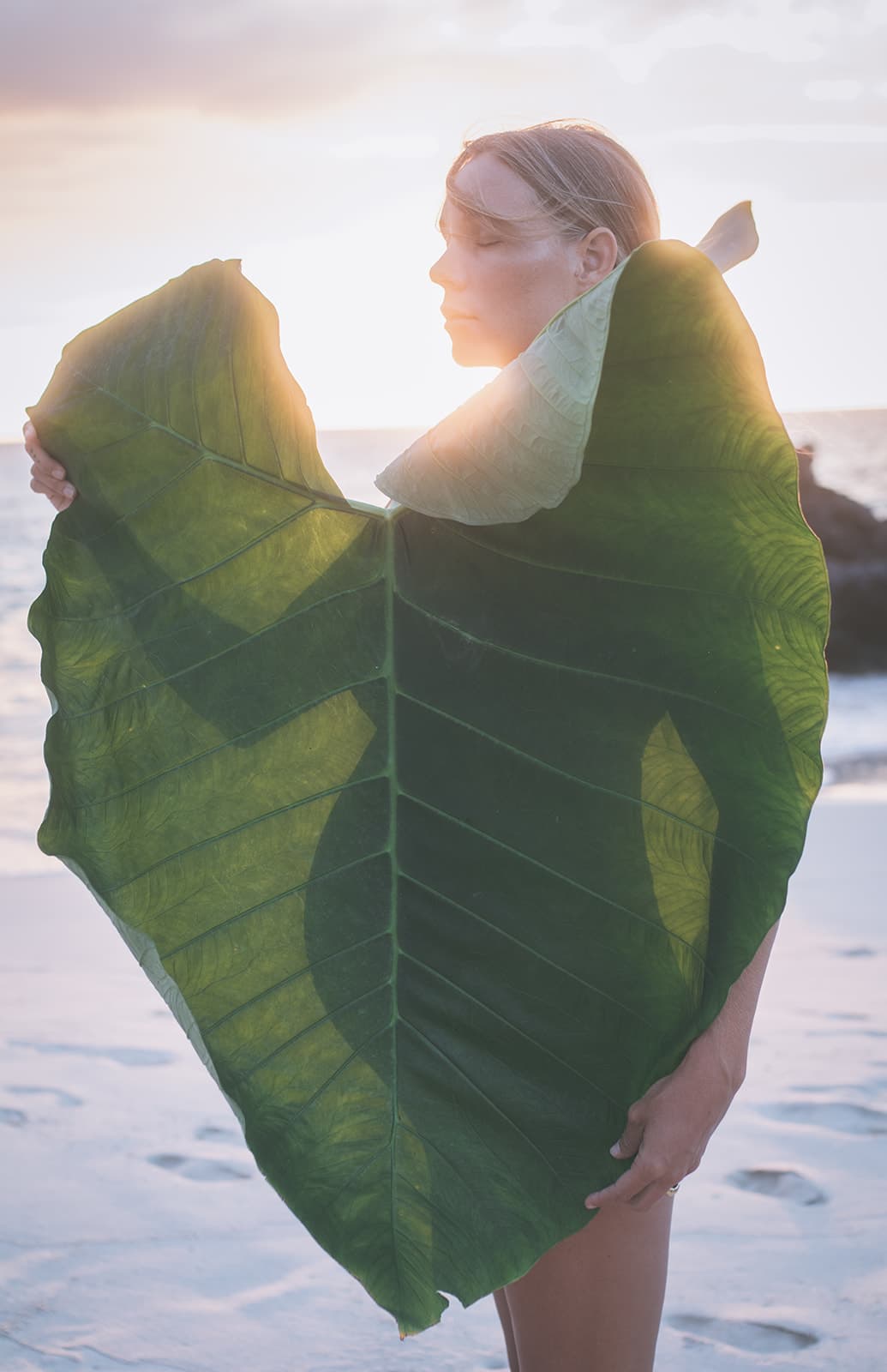 Hawaii luxury maternity photographer for a high-end couples portrait experience